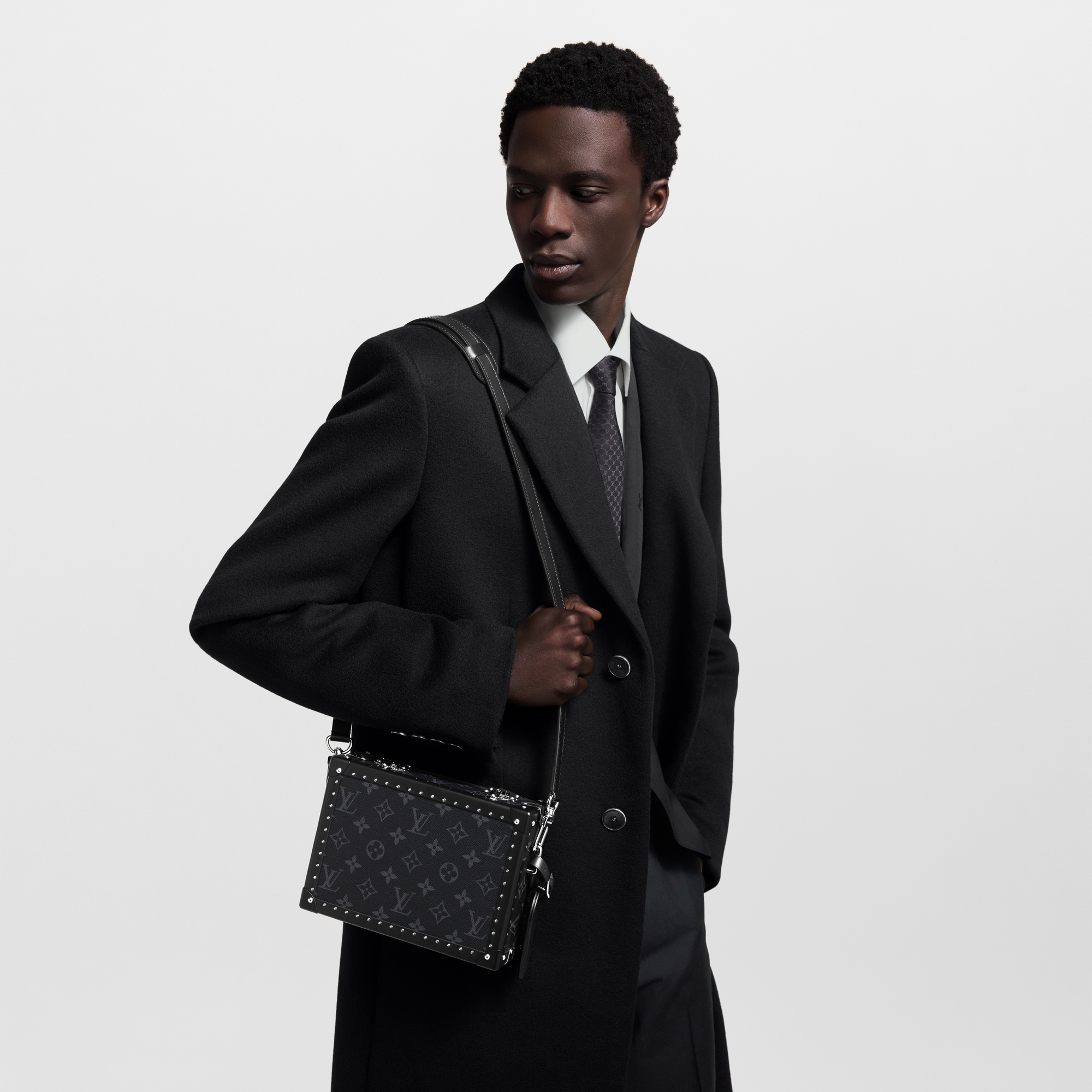 CLUTCH BOX 小硬箱- LVMonogram Eclipse | 路易威登LOUIS